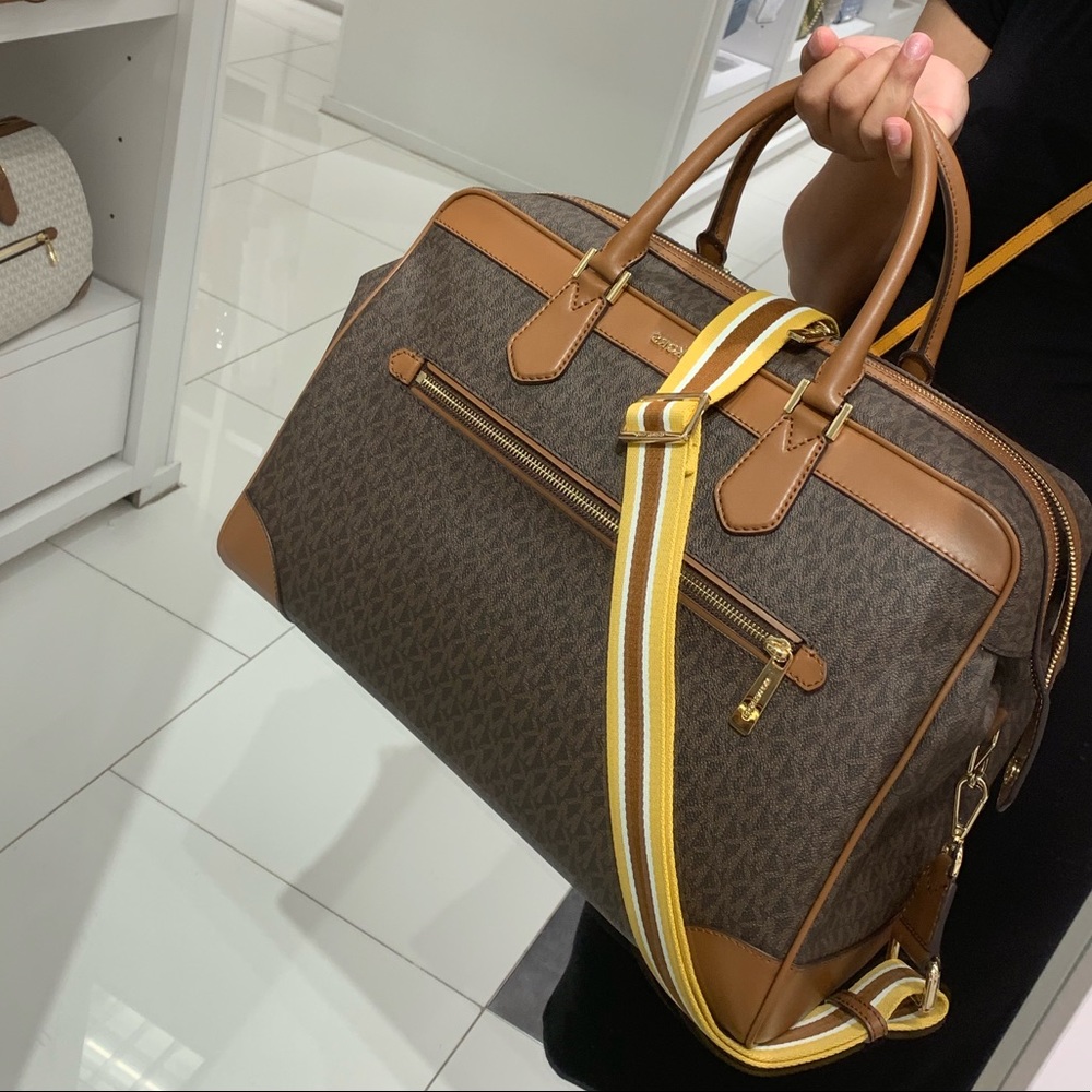 Last one 💘New MK ✈️large travel luggage 🧳 - Picture 2 of 7